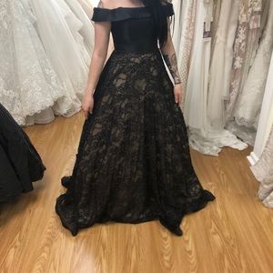 Prom/ wedding occasion dress